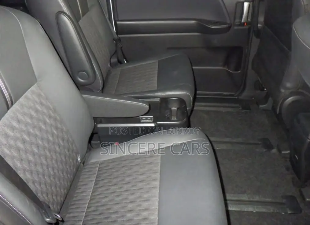 Toyota Noah S-Z PKG HYBRID 2022