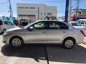 Toyota Axio EX SILVER HYBRID 2021