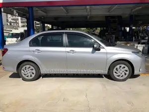 Toyota Axio EX SILVER HYBRID 2021