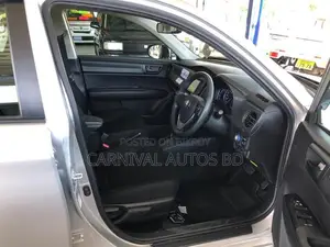 Toyota Axio EX SILVER HYBRID 2021