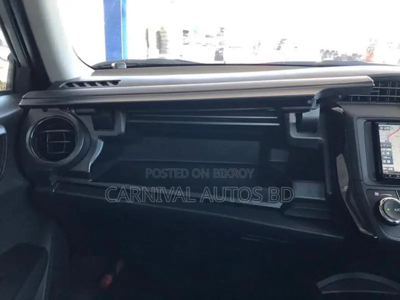 Toyota Axio EX SILVER HYBRID 2021