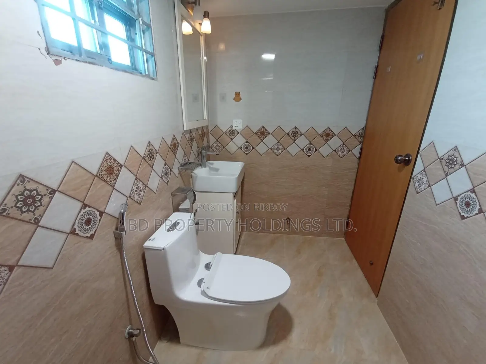 4bdrm Apartment in Basundhara for Rent