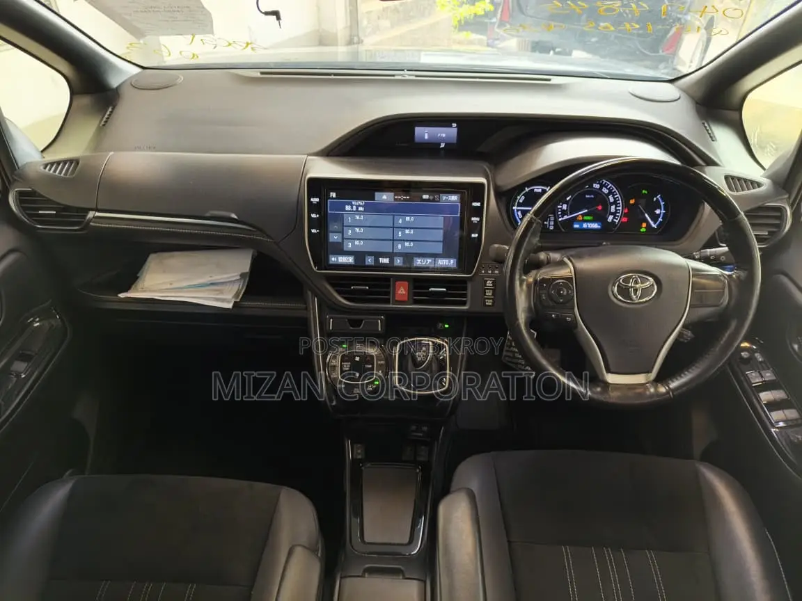 Toyota Esquire Gi Premium 2020