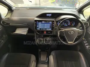 Toyota Esquire Gi Premium 2020