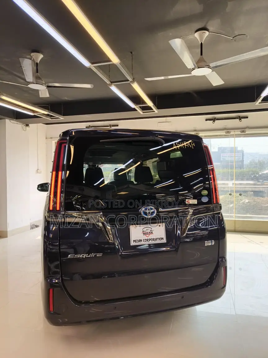 Toyota Esquire Gi Premium 2020