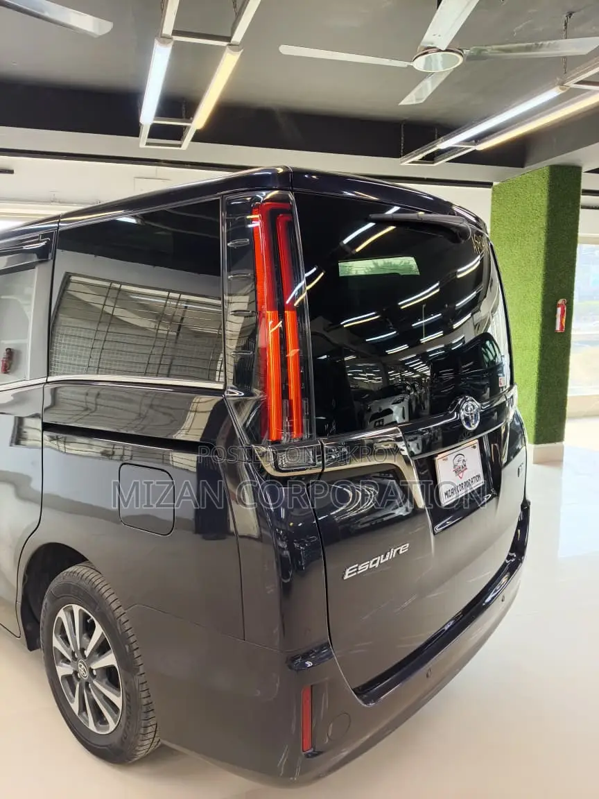 Toyota Esquire Gi Premium 2020