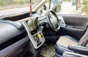 Toyota Noah si push 2013