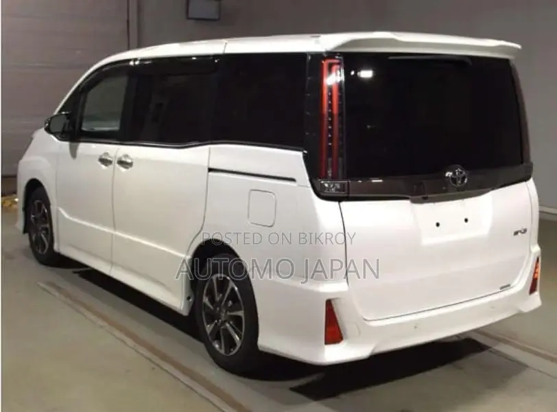 Toyota Noah WXB 2021