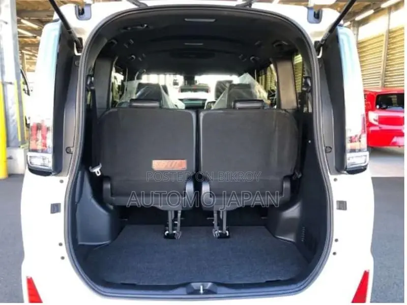Toyota Noah WXB 2021