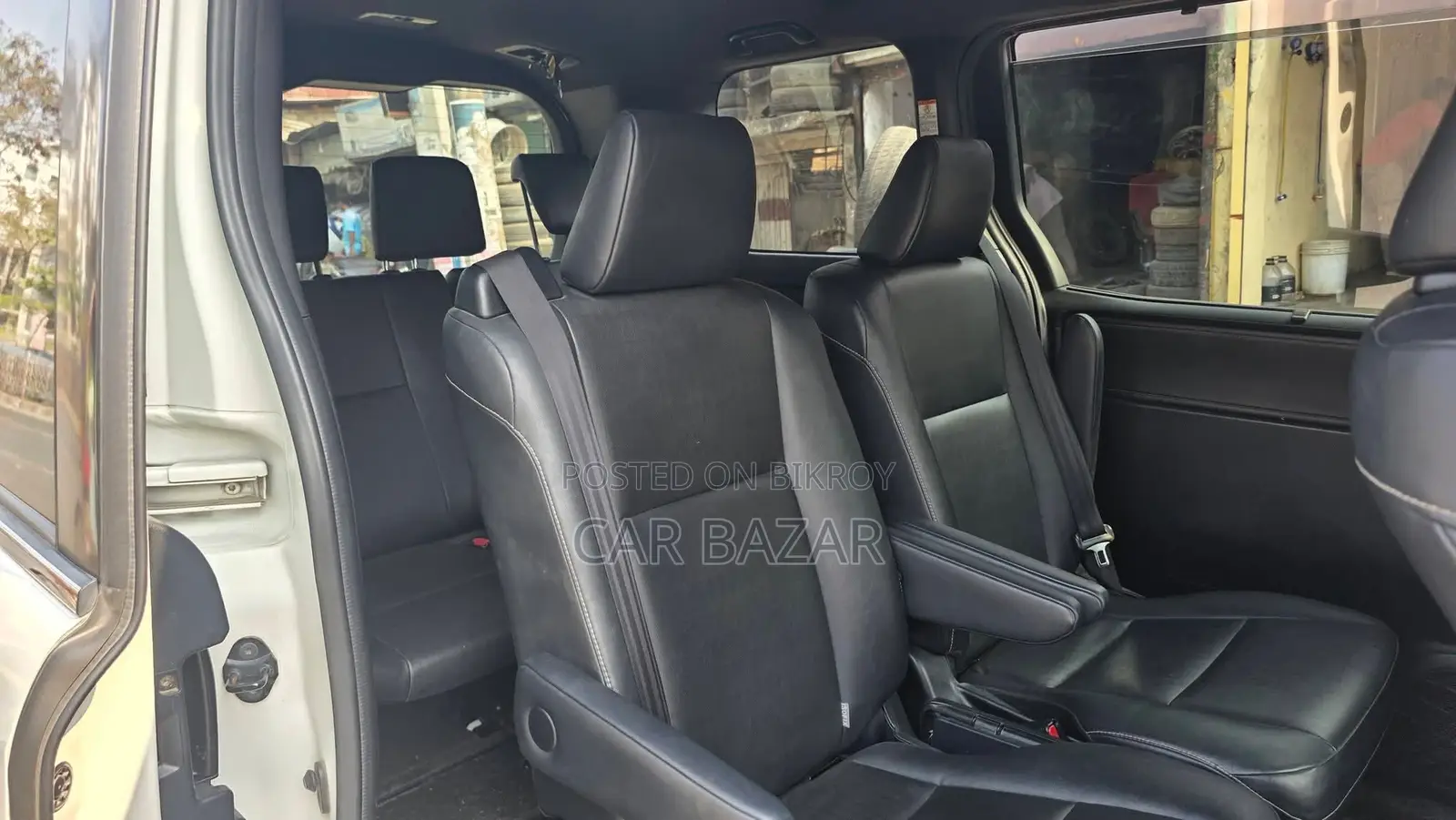 Toyota Esquire Noah Gi Hybrid Pkg 2017