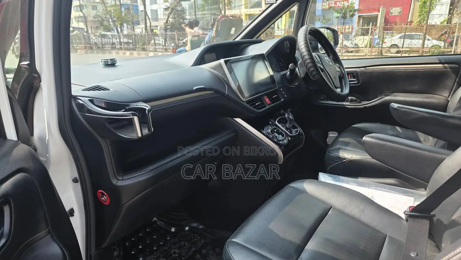 Toyota Esquire Noah Gi Hybrid Pkg 2017