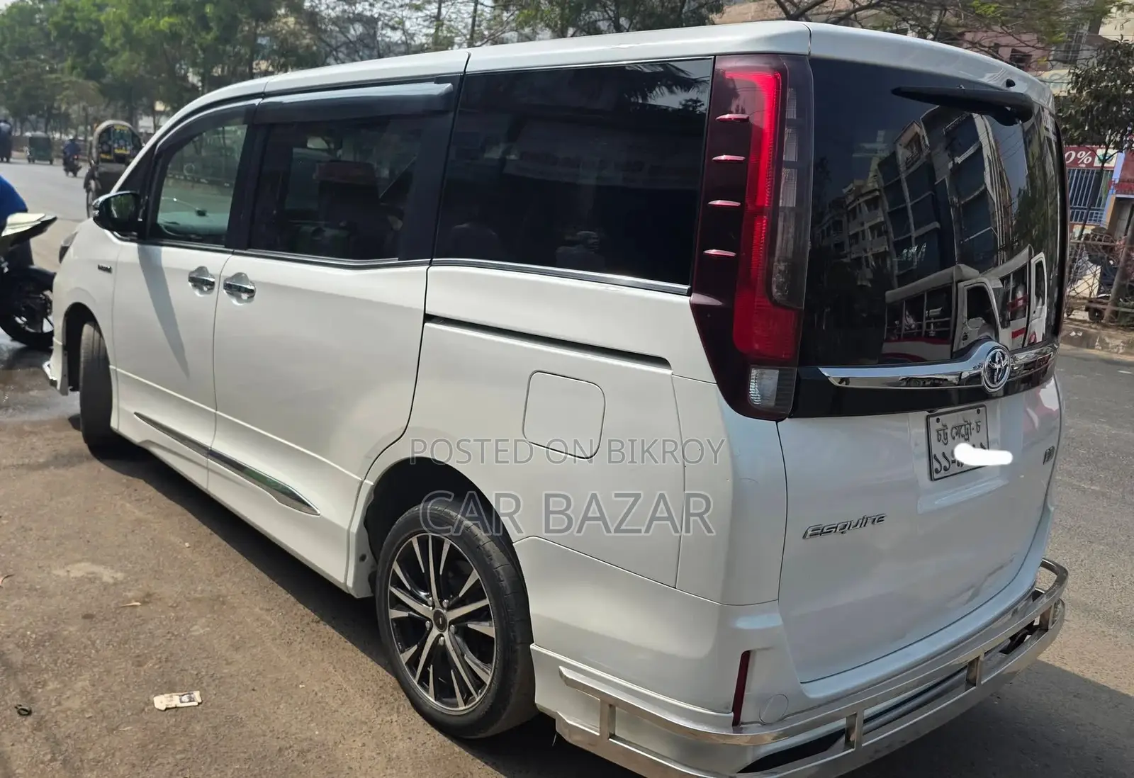 Toyota Esquire Noah Gi Hybrid Pkg 2017