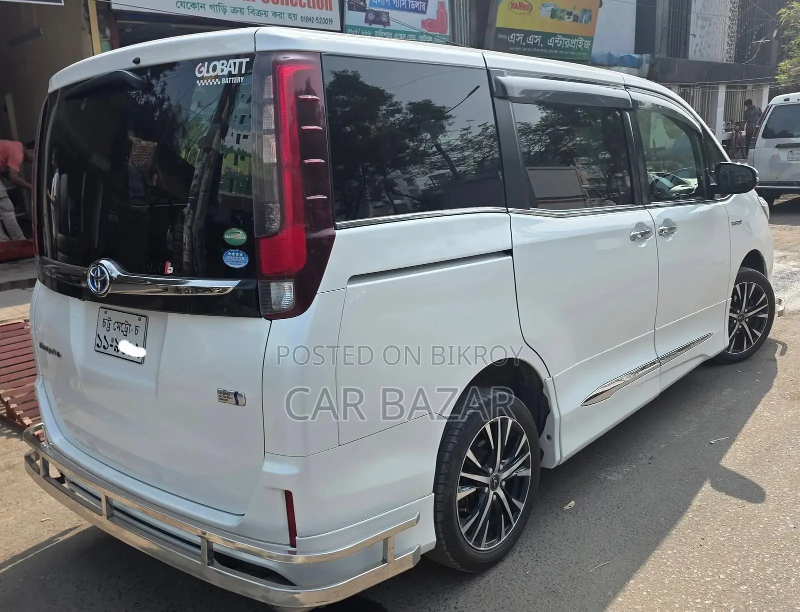 Toyota Esquire Noah Gi Hybrid Pkg 2017
