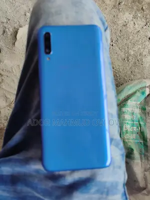 Samsung a70 (Used)