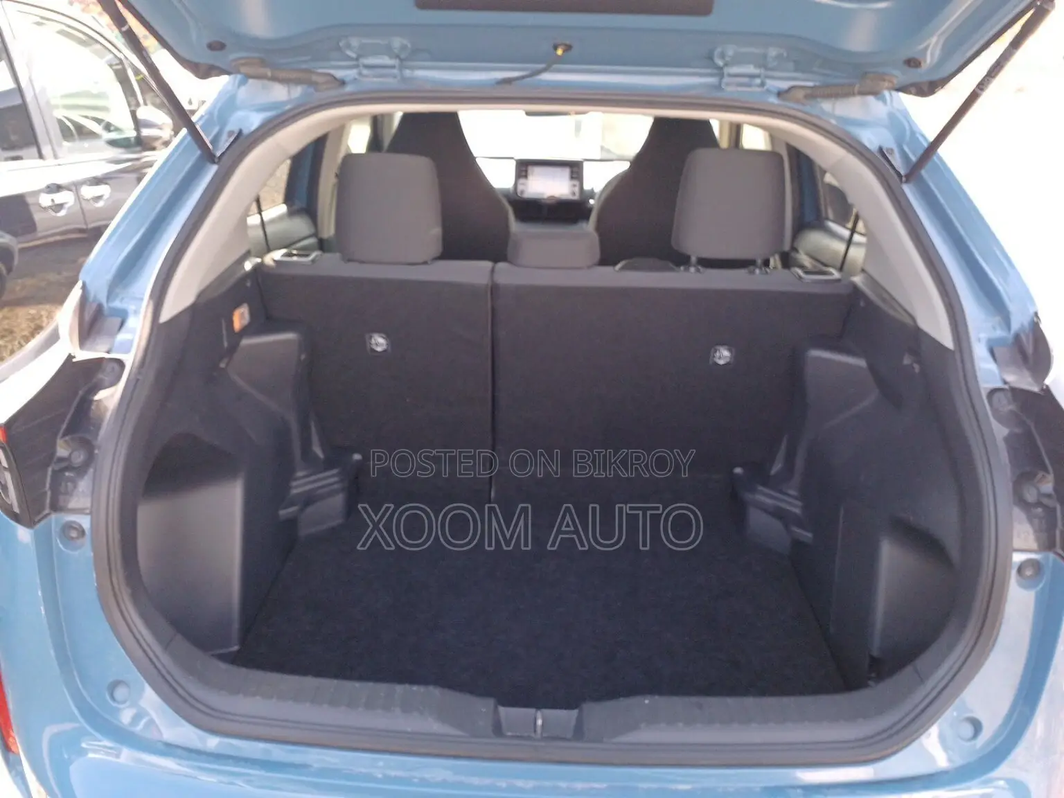 Toyota Yaris Cross X PKG BLUE COLOR 2021