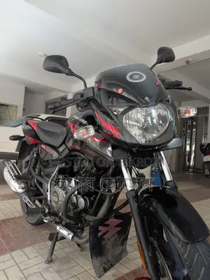 Bajaj Pulsar 150 . 2018