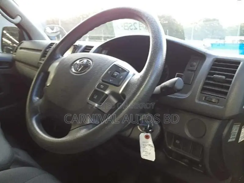 Toyota Hiace DX PACKAGE 2021