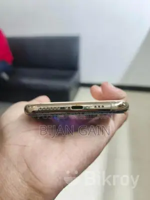 Apple iPhone XS (Used)