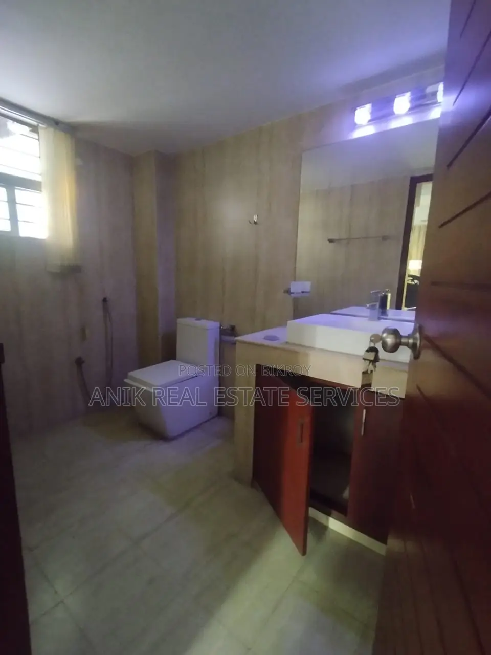 Duplex Good Quality 5000 Sft Full Farnised Flat Rent At Banani