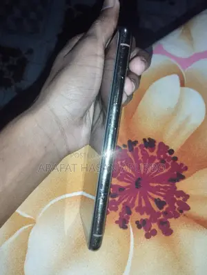 Apple iPhone XS (Used)