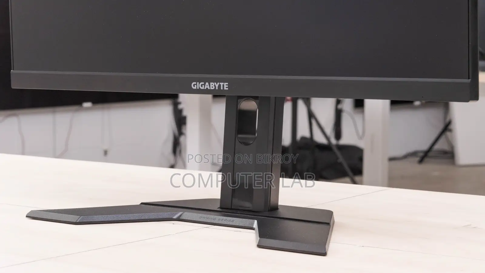 𝔾IGABYTE G24F 2 24" 180Hz Full HD IPS Gaming Monitor with Warranty