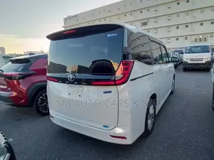 Toyota Noah Non Hybrid Z Pearl 2022