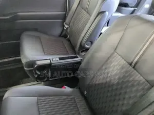 Toyota Noah Non Hybrid Z Pearl 2022