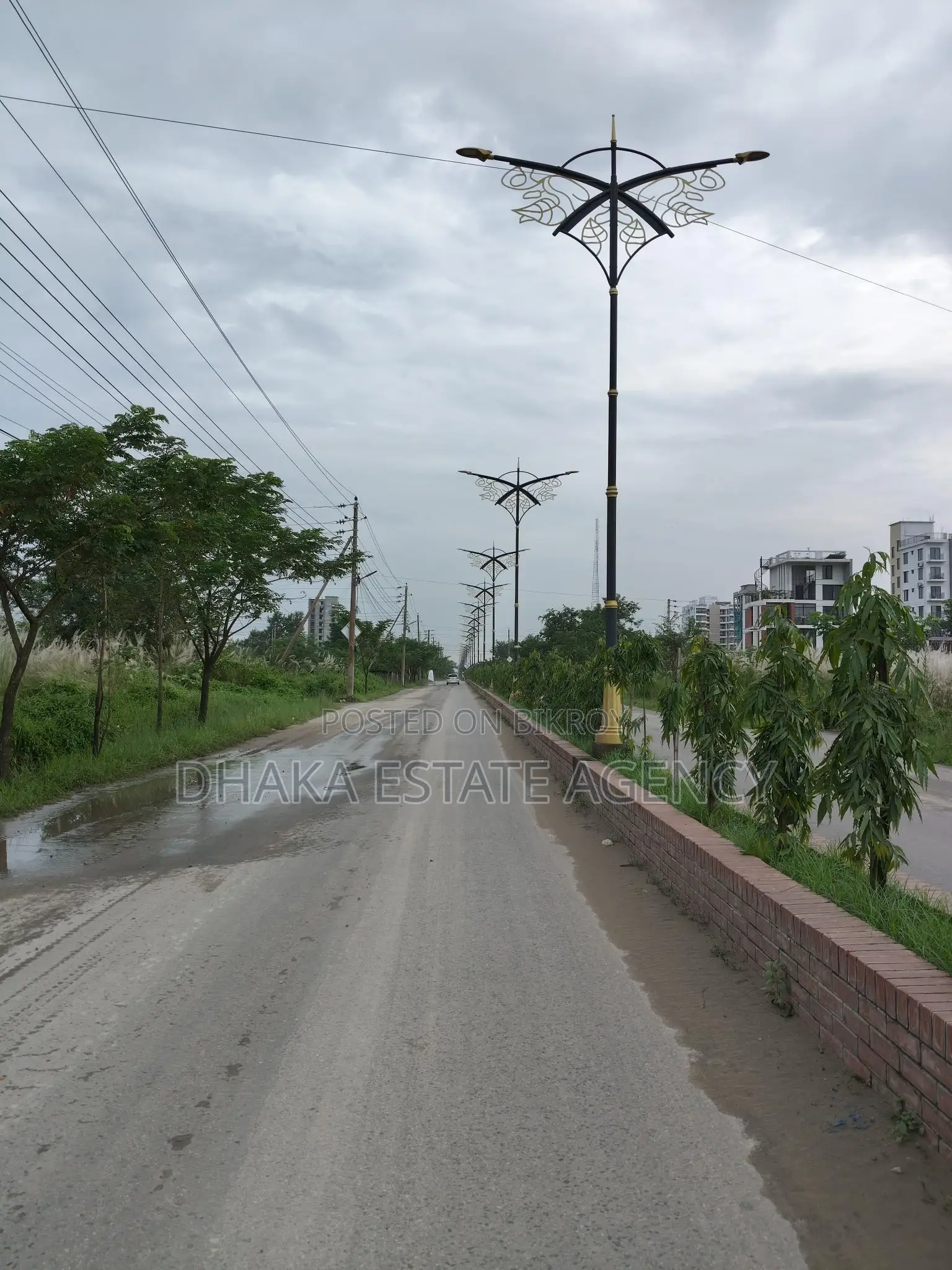 Block=J, 40ft×40ft, S/W Corner 10 Katha Plot Sale