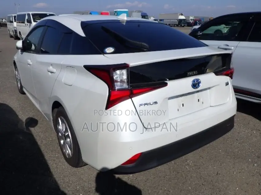 Toyota Prius S Safety Plus 2021
