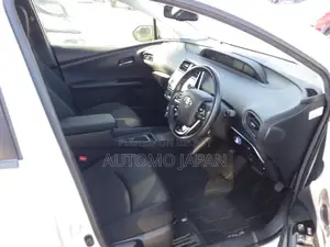 Toyota Prius S Safety Plus 2021