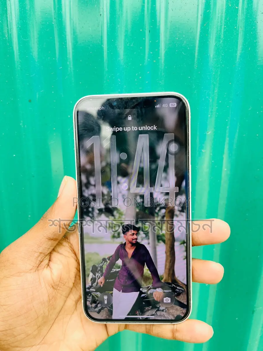 Apple iPhone 13 (Used)