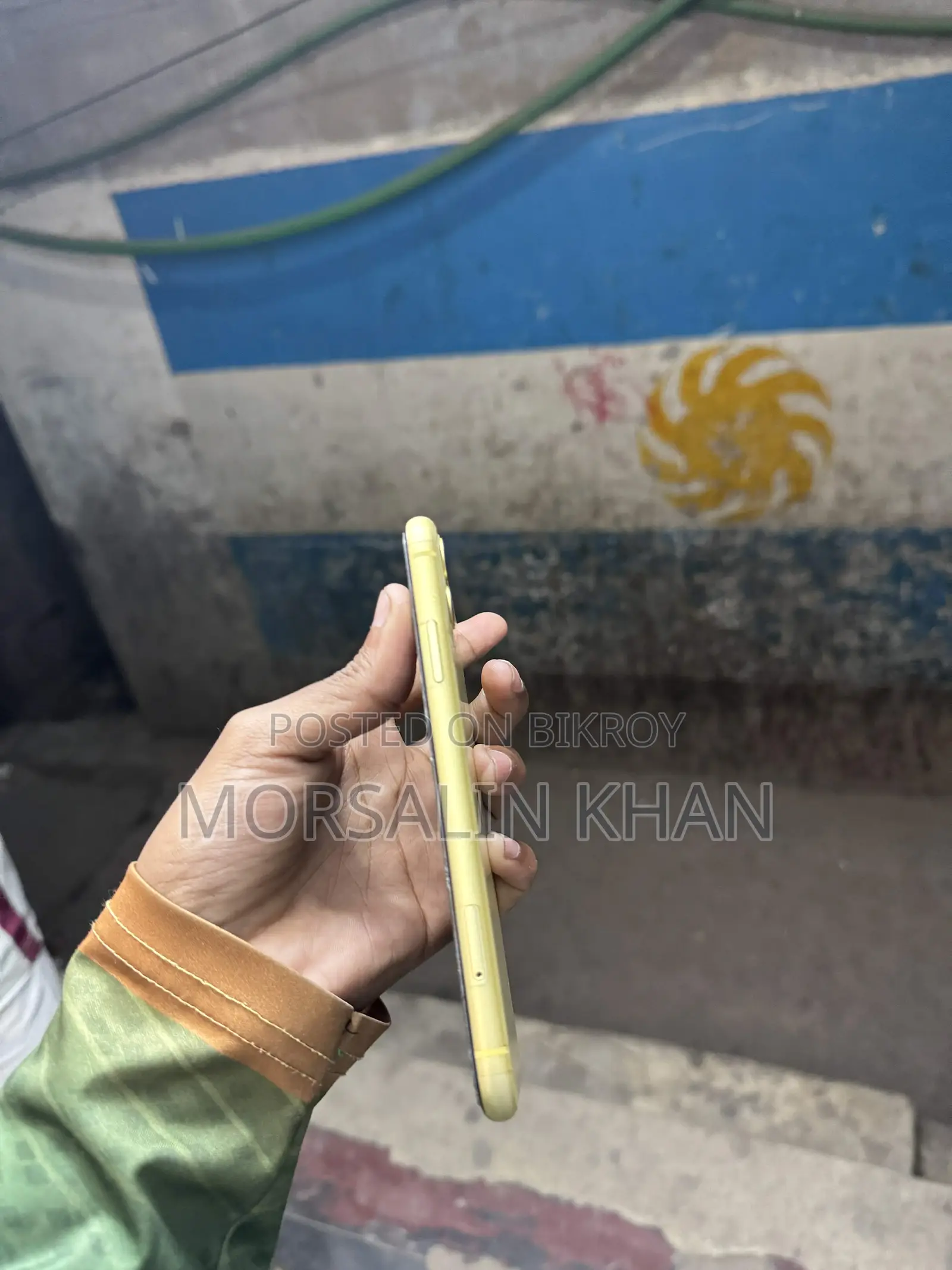 Apple iPhone 11 (Used)