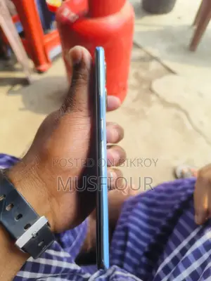 Vivo V29e (Used)