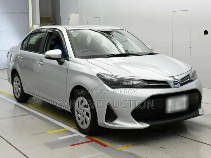 Toyota Axio HYBRID 2021