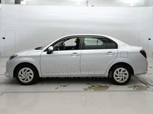 Toyota Axio HYBRID 2021