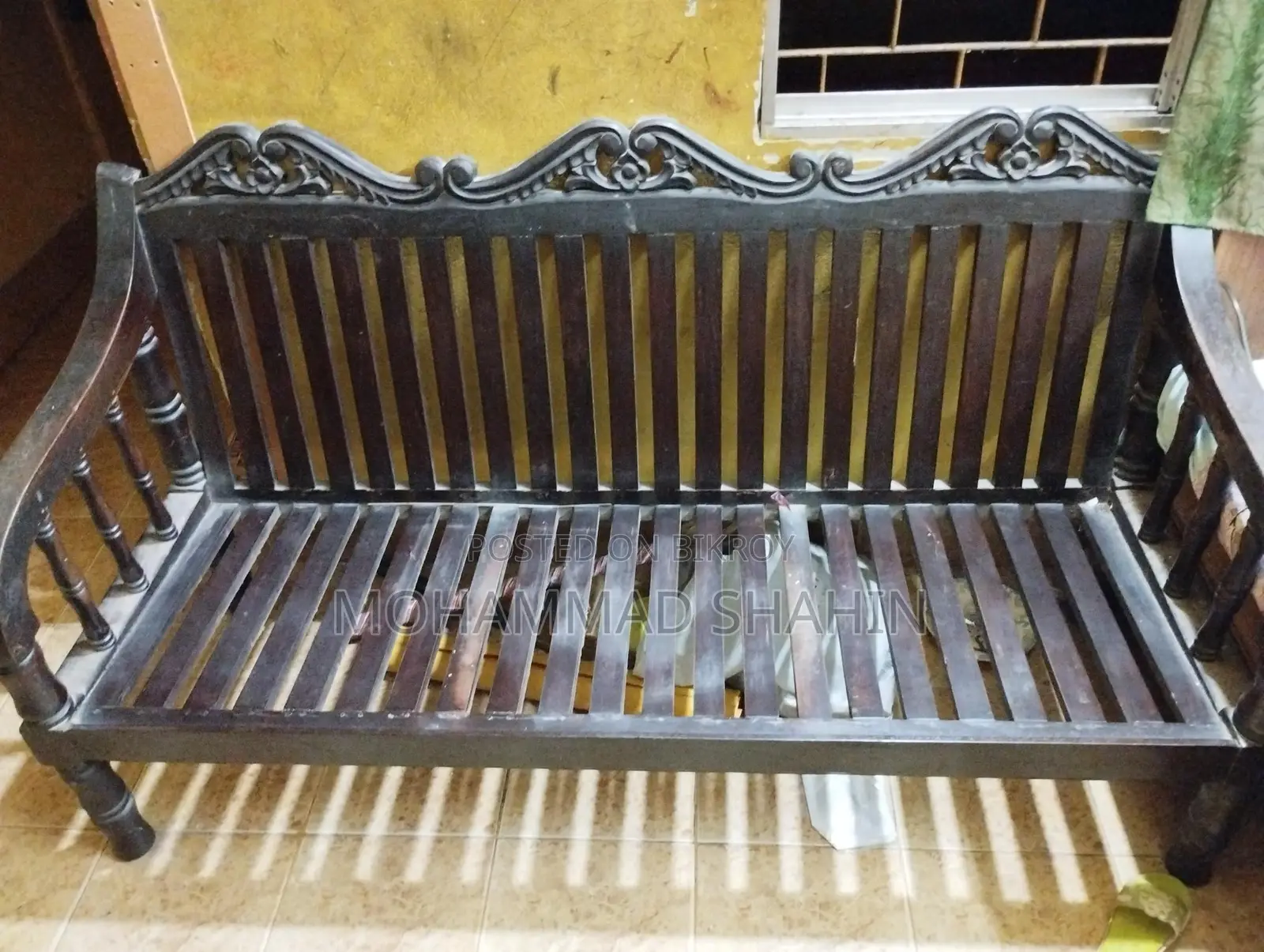 Shilkoroi Wood Sofa