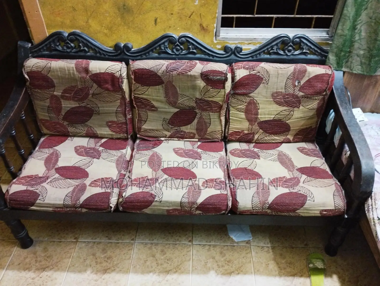 Shilkoroi Wood Sofa