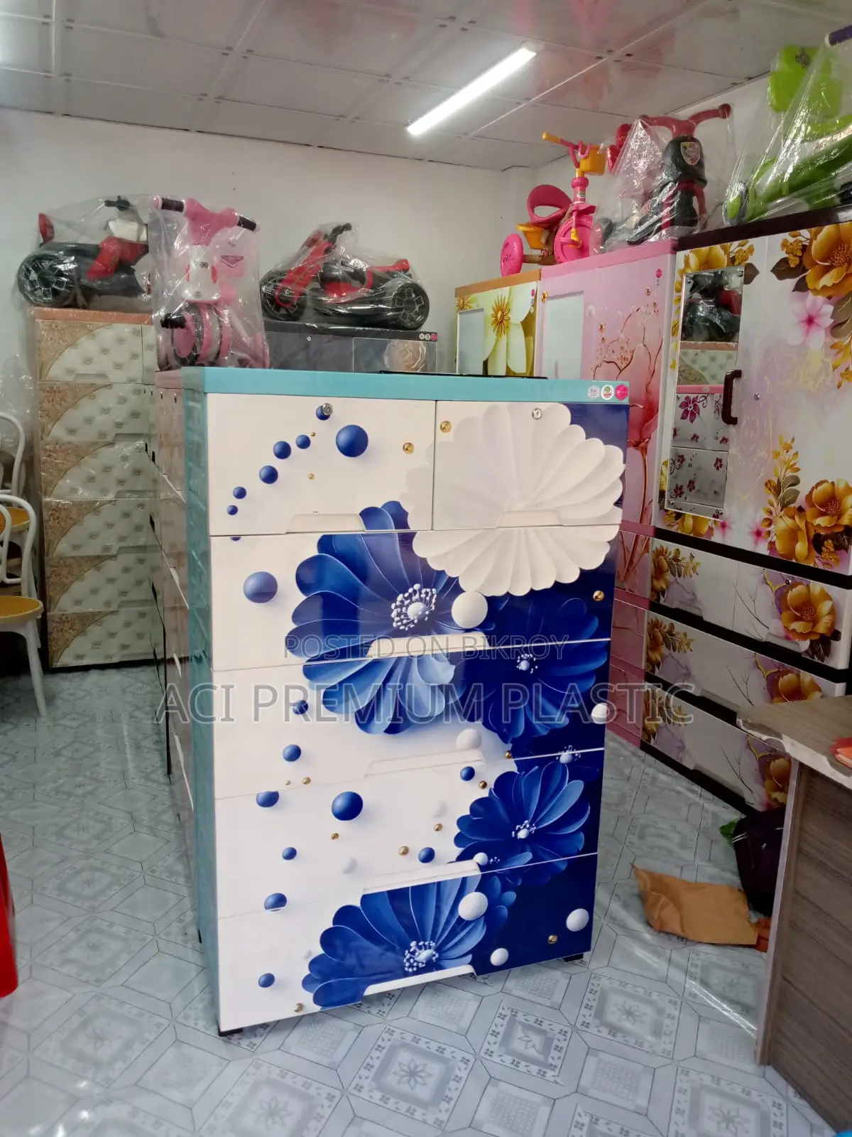 ACI Premio Wardrobe