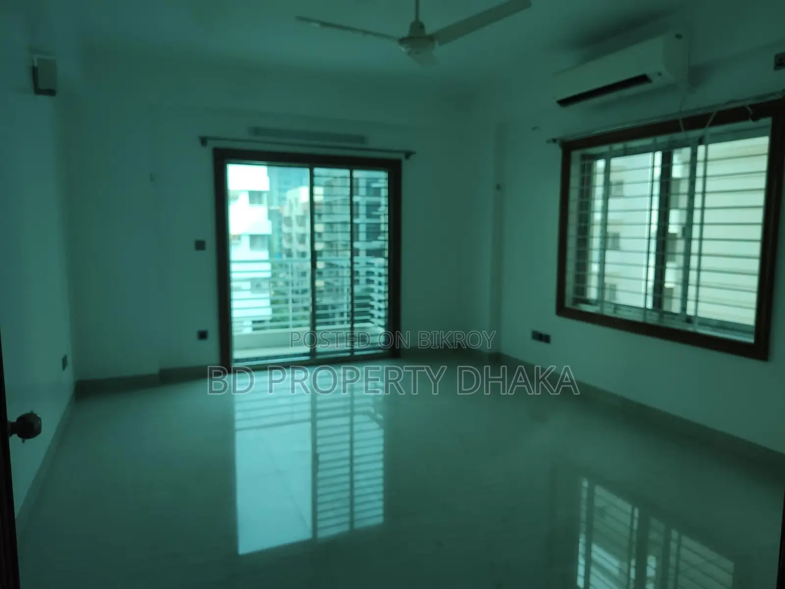 2500 Sqft 4-room office space for rent in Banani