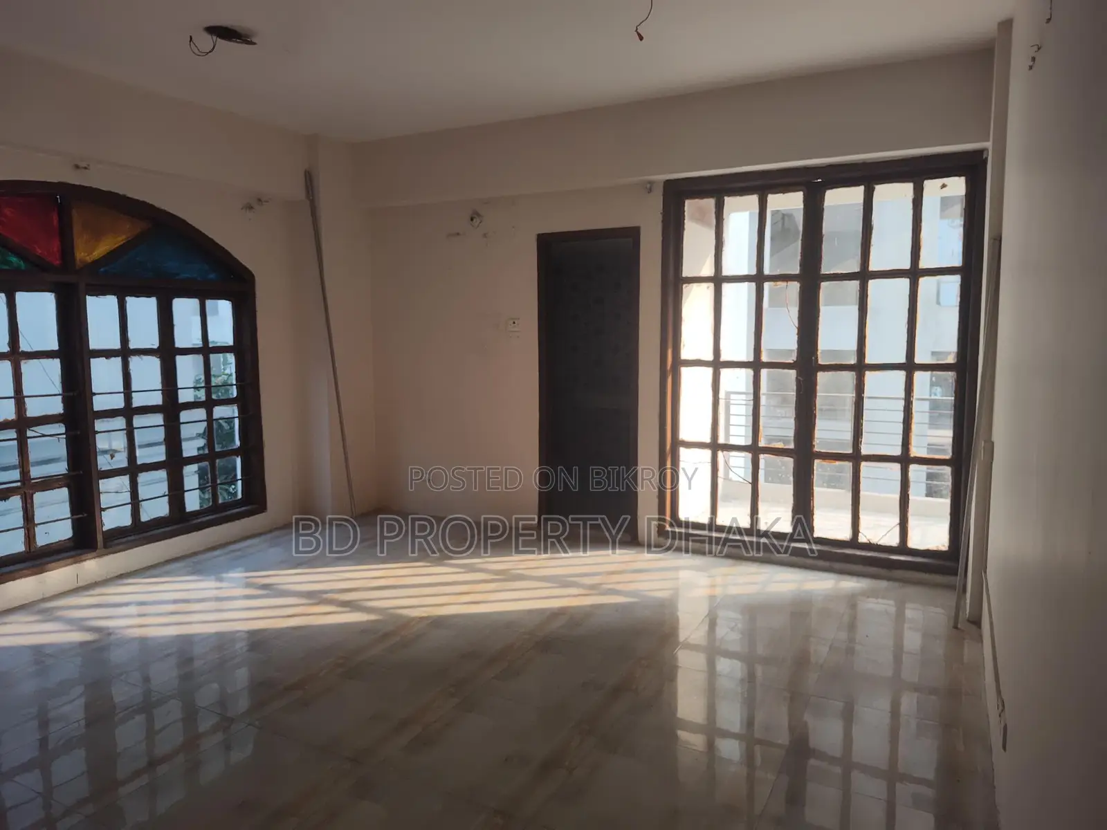 2500 Sqft 4-room office space for rent in Banani