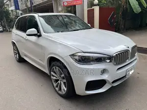 বিএমডব্লিউ এক্স৫ ২০১৭ সাদা