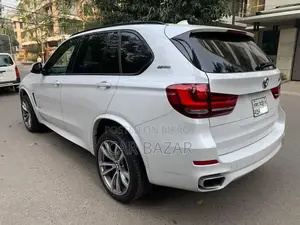 বিএমডব্লিউ এক্স৫ ২০১৭ সাদা