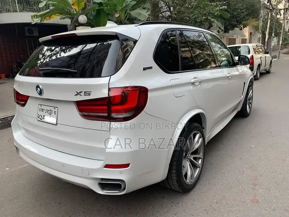 বিএমডব্লিউ এক্স৫ ২০১৭ সাদা