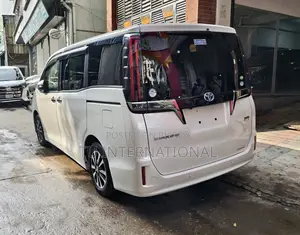 Toyota Esquire 2DOOR POWER HV 2020