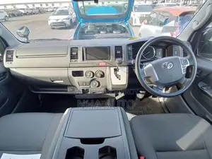 Toyota Hiace GL DUEL AC 2021