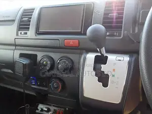 Toyota Hiace GL AMBULANCE DUAL AC 2020
