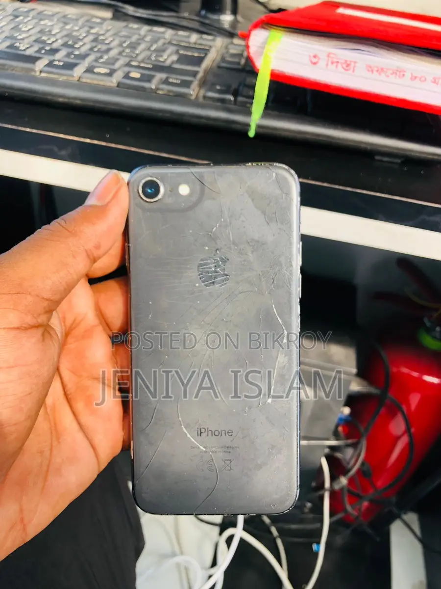 Apple iPhone 8 ৬৪ জিবি (ব্যবহৃত)