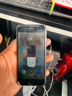 Apple iPhone 8 ৬৪ জিবি (ব্যবহৃত)