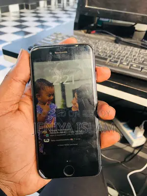 Apple iPhone 8 ৬৪ জিবি (ব্যবহৃত)