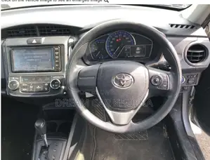 Toyota Axio Ex Hybrid Silver 2022